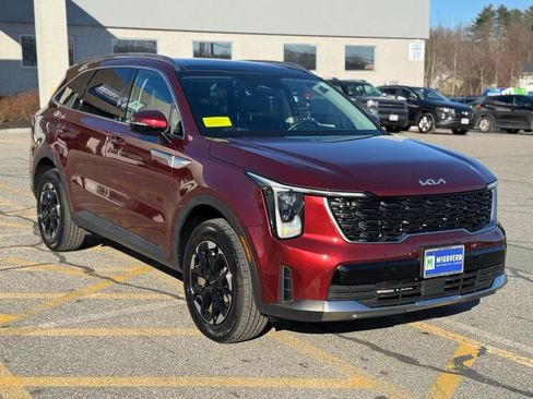 Used 2024 Kia Sorento S w/ Panoramic Sunroof Package image 8