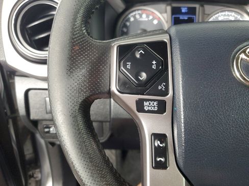 Used 2020 Toyota Tacoma SR5 RWD image 24