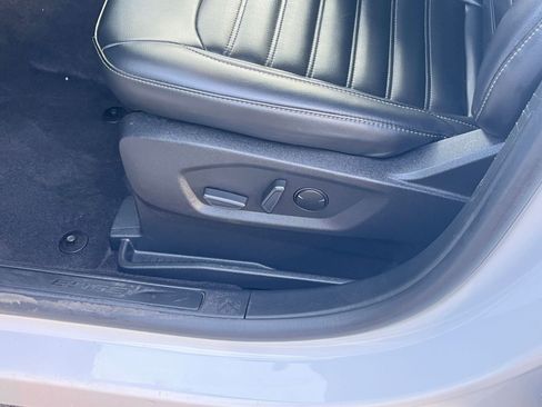 Used 2024 Ford Edge SEL image 23