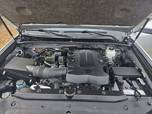 Used 2024 Toyota 4Runner TRD Off-Road image 13