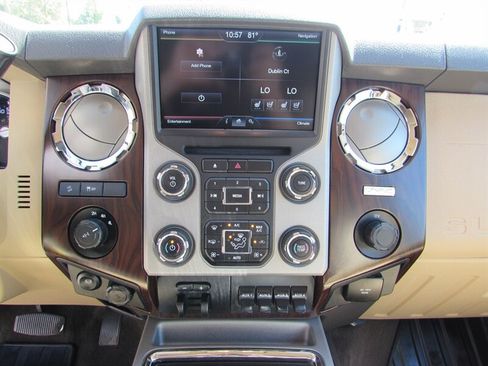 Used 2015 Ford F250 Lariat w/ Lariat Ultimate Package AWD/4WD image 17