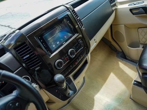 Used 2016 Mercedes-Benz Sprinter 2500 image 57