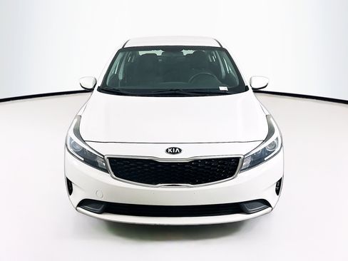 Used 2017 Kia Forte LX image 2