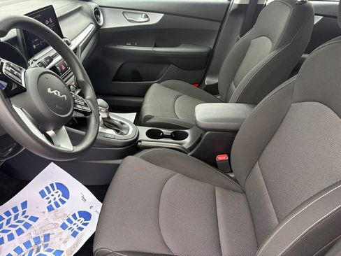 Used 2024 Kia Forte LXS w/ LXS Technology Package image 16