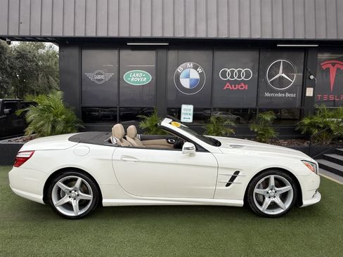 Used 2015 Mercedes-Benz SL 550 w/ Driver Assistance Package image 8