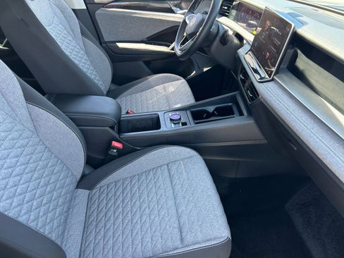 Used 2026 Volkswagen Tiguan S FWD image 18