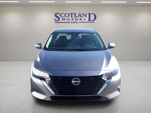 Used 2024 Nissan Sentra SV FWD image 3