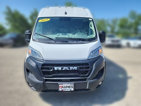 Used 2026 RAM ProMaster 2500 w/ Convenience Group FWD image 2