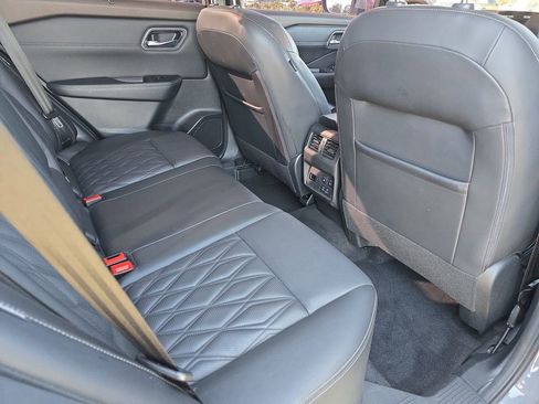 Used 2022 Nissan Rogue Platinum w/ Head-Up Display Package image 14