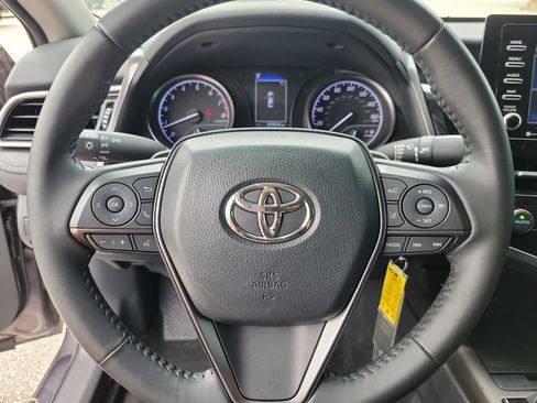Used 2024 Toyota Camry SE FWD image 17