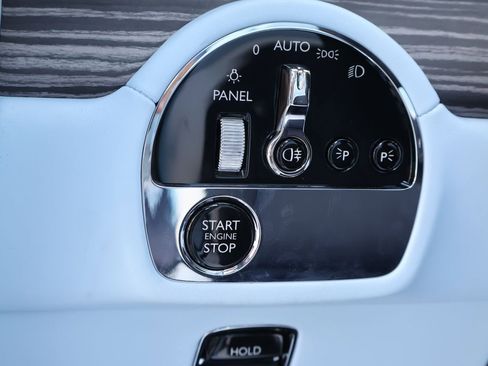 New 2026 Rolls-Royce Spectre image 26