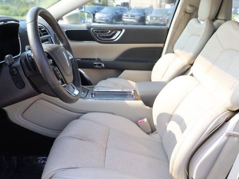 Used 2017 Lincoln Continental Select FWD image 13