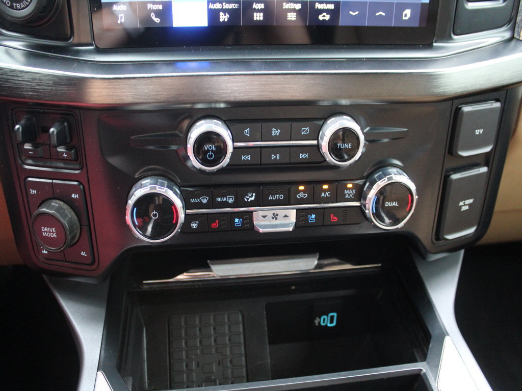 Used 2024 Ford F250 Lariat w/ Lariat Ultimate Package AWD/4WD image 16