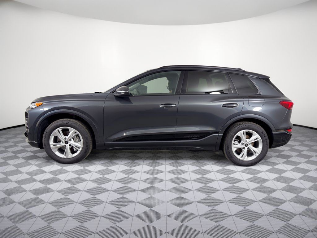 Certified 2025 Audi Q6 e-tron Premium w/ Convenience Package RWD image 2