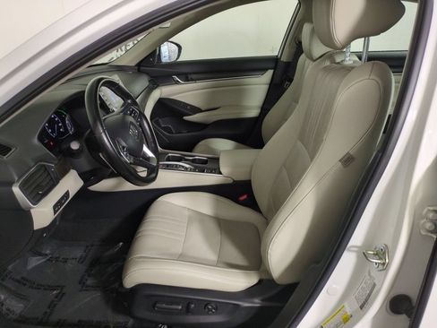 Used 2020 Honda Accord Touring image 12
