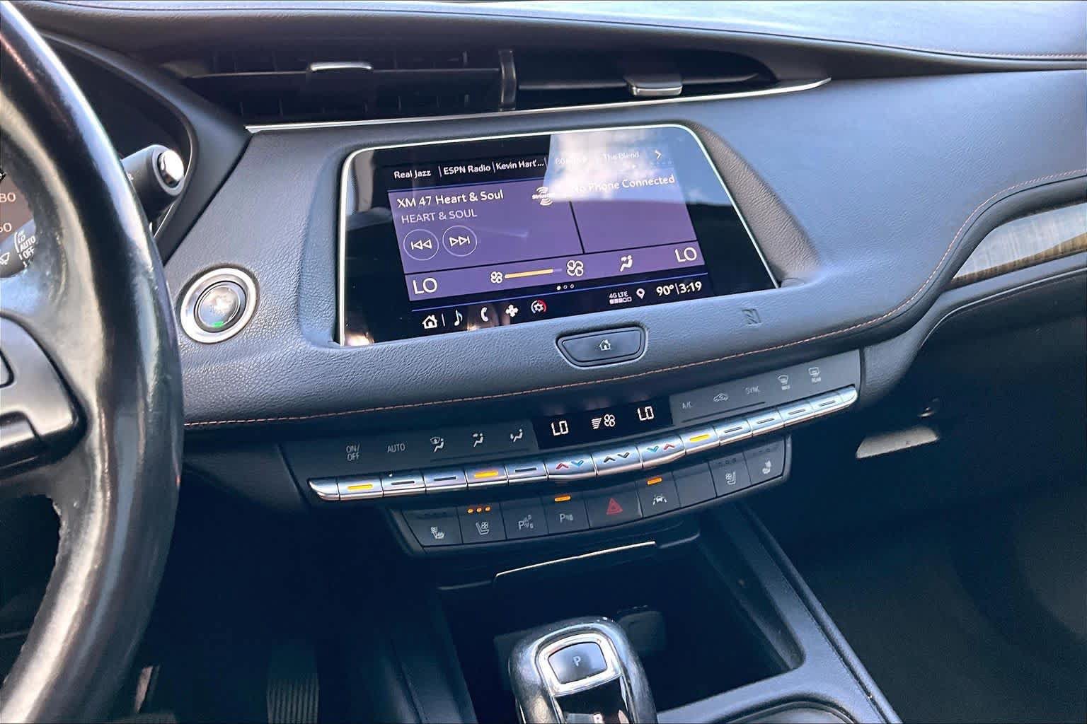 Used 2019 Cadillac XT4 Premium Luxury w/ Enhanced Visibility Package FWD image 7