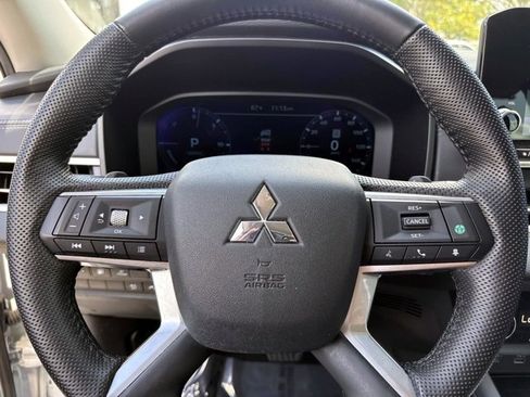 Used 2023 Mitsubishi Outlander SEL AWD/4WD image 28