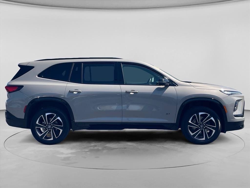 Used 2026 Buick Enclave Sport Touring w/ Power Package FWD image 8