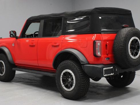 Certified 2022 Ford Bronco Outer Banks w/ Sasquatch Package AWD/4WD image 9
