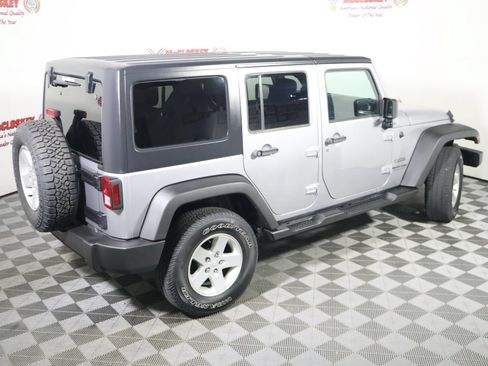 Used 2018 Jeep Wrangler Unlimited Sport S AWD/4WD image 4