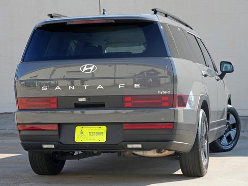 Used 2024 Hyundai Santa Fe SEL FWD image 4