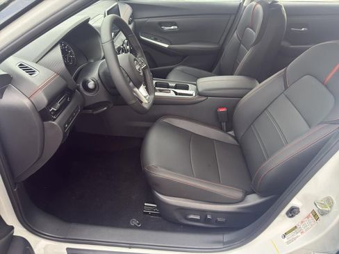 New 2025 Nissan Sentra SR image 16