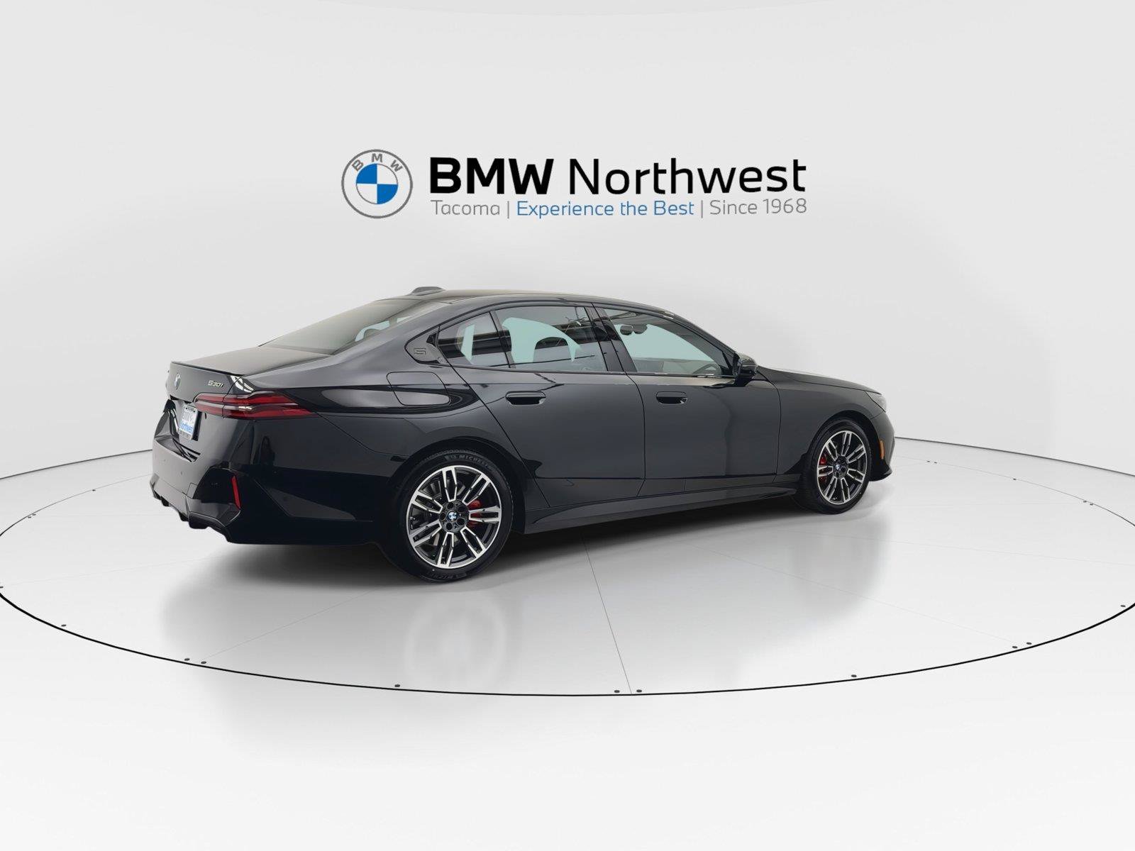 New 2027 BMW 530i xDrive w/ M Sport Package AWD/4WD image 4
