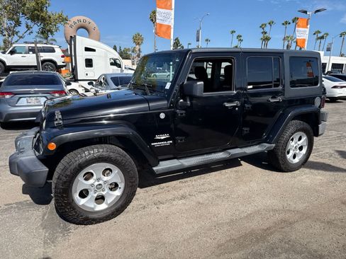 Used 2014 Jeep Wrangler Unlimited Sahara w/ Max Tow Package AWD/4WD image 20