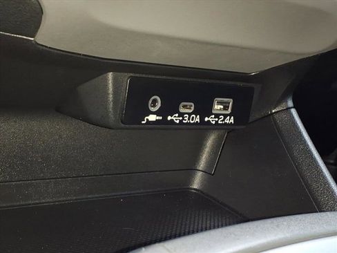 Used 2025 Subaru Crosstrek 2.0i Premium image 10