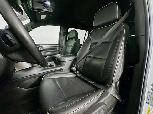 Used 2024 Chevrolet Suburban Premier AWD/4WD image 23