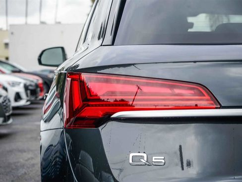 Used 2023 Audi Q5 2.0T Premium w/ Convenience Package image 9