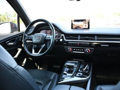 Used 2017 Audi Q7 3.0T Premium Plus w/ Premium Plus Package AWD/4WD image 19