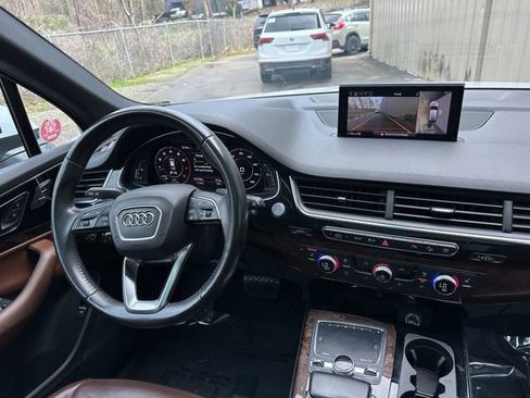 Used 2019 Audi Q7 3.0T Premium w/ Cold Weather Package AWD/4WD image 17