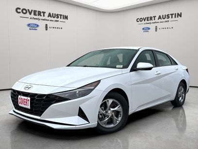 Used 2022 Hyundai Elantra SE w/ Cargo Package