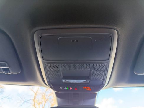 Used 2025 Buick Enclave Preferred w/ Power Package image 29