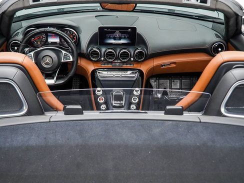 Used 2018 Mercedes-Benz AMG GT Roadster image 6