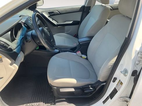 Used 2010 Kia Forte EX FWD image 9
