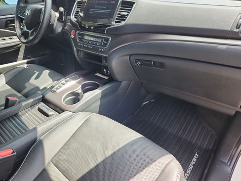 Used 2023 Honda Passport EX-L image 16