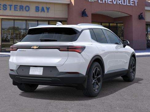 New 2026 Chevrolet Equinox EV LT image 28