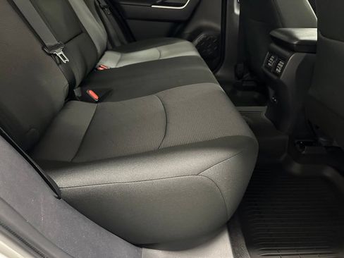 Used 2025 Toyota RAV4 XLE FWD image 51