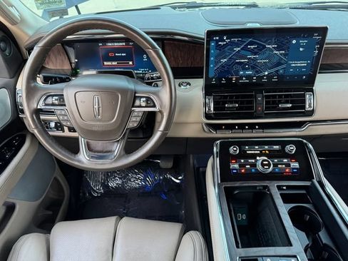 Used 2022 Lincoln Navigator L Reserve AWD/4WD image 4