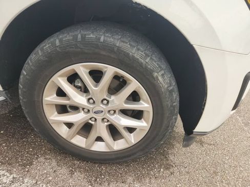 Used 2021 Ford Expedition XLT AWD/4WD image 2