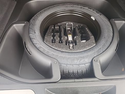 Certified 2018 Jeep Grand Cherokee Limited AWD/4WD image 34