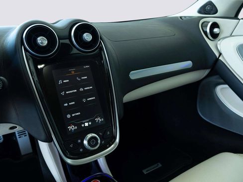 Used 2023 McLaren GT image 23