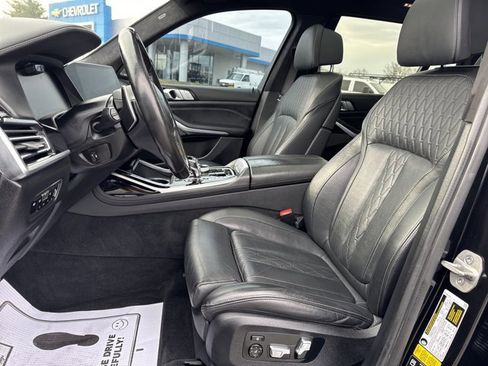 Used 2022 BMW X7 M50i image 9
