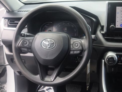 Used 2024 Toyota RAV4 LE AWD/4WD image 21