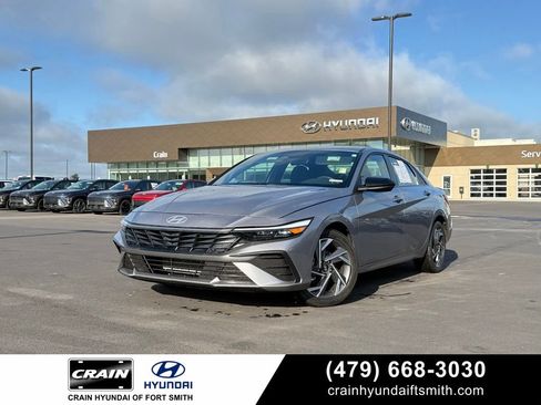 Certified 2025 Hyundai Elantra Sport FWD image 1