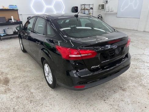 Used 2018 Ford Focus SE w/ Cold Weather Package image 6