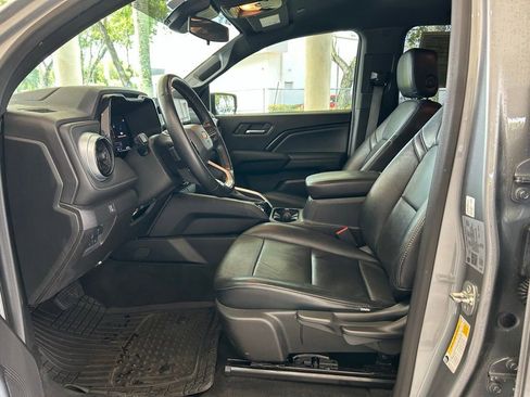 Used 2024 Chevrolet Colorado LT RWD image 6