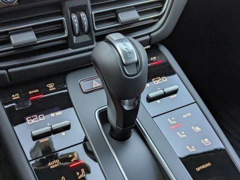 New 2026 Porsche Macan Turbo AWD/4WD image 20